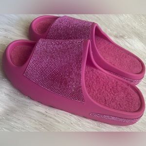 🆕 Pink Bling Slides